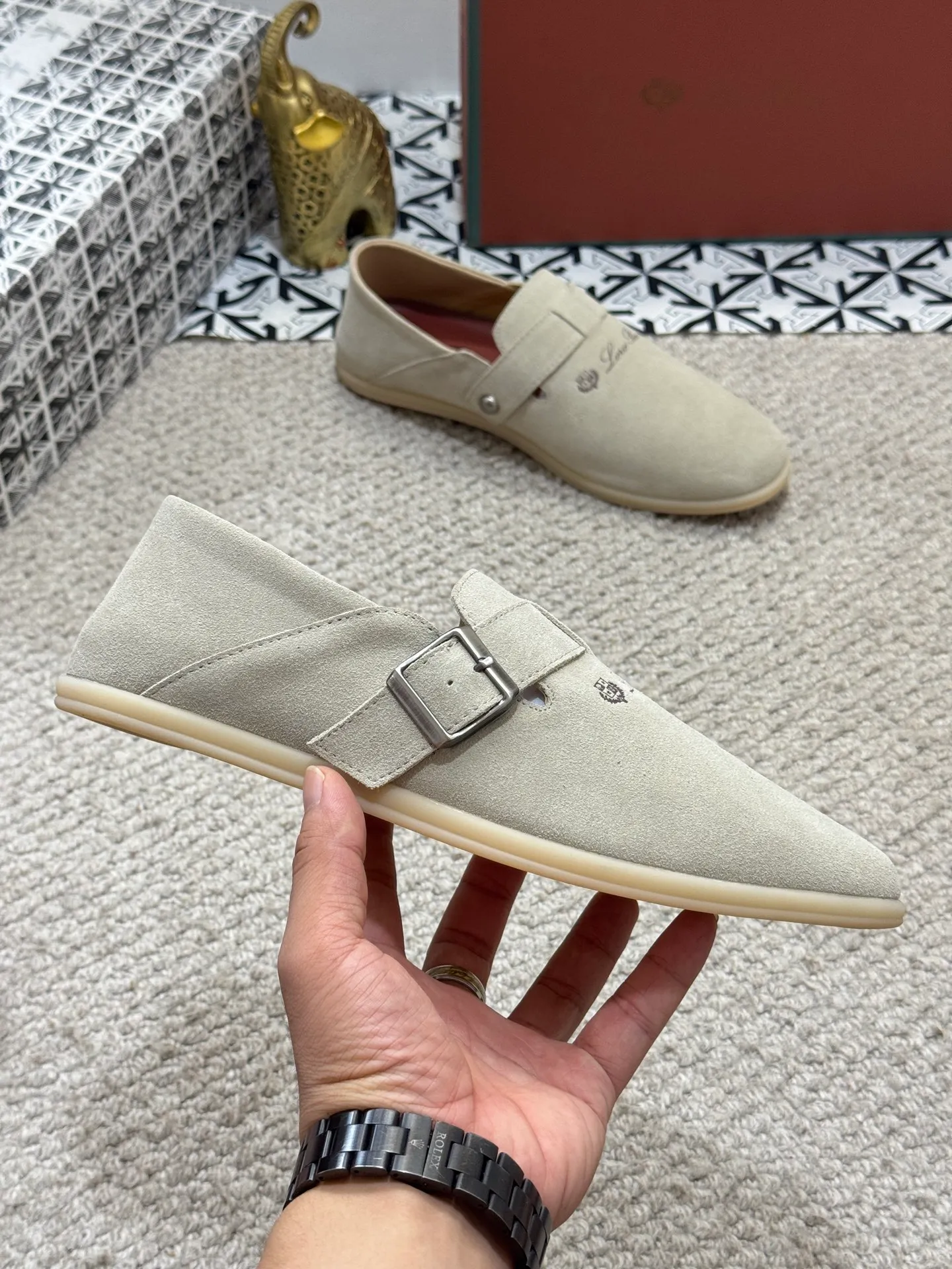 Men's men's shoes 💰420 [New style] 🍓🍓Loro Piana - LP's new moccasin shoes are made of water-repellent treated suede uppers with rubber soles, a classic. The complex craftsmanship and meticulous structure make the shoes light and soft, allowing you to walk comfortably and freely. Perfect for wearing at the beach or out in the water during the summer. Size: 38-44 (45 customized